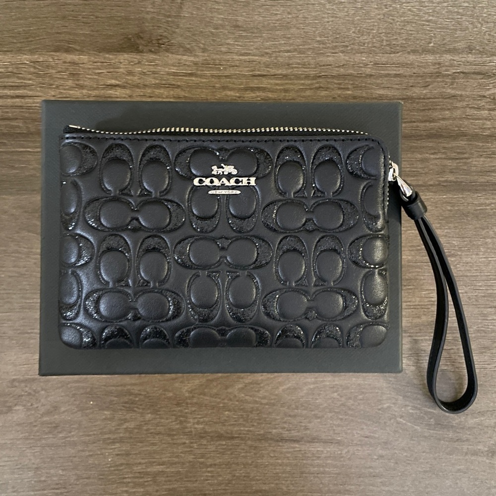 Coach wristlet NWT and original box